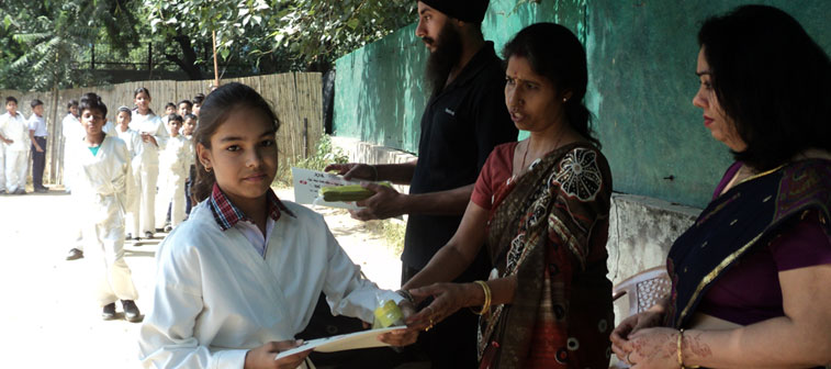 Winning students recieving the Award